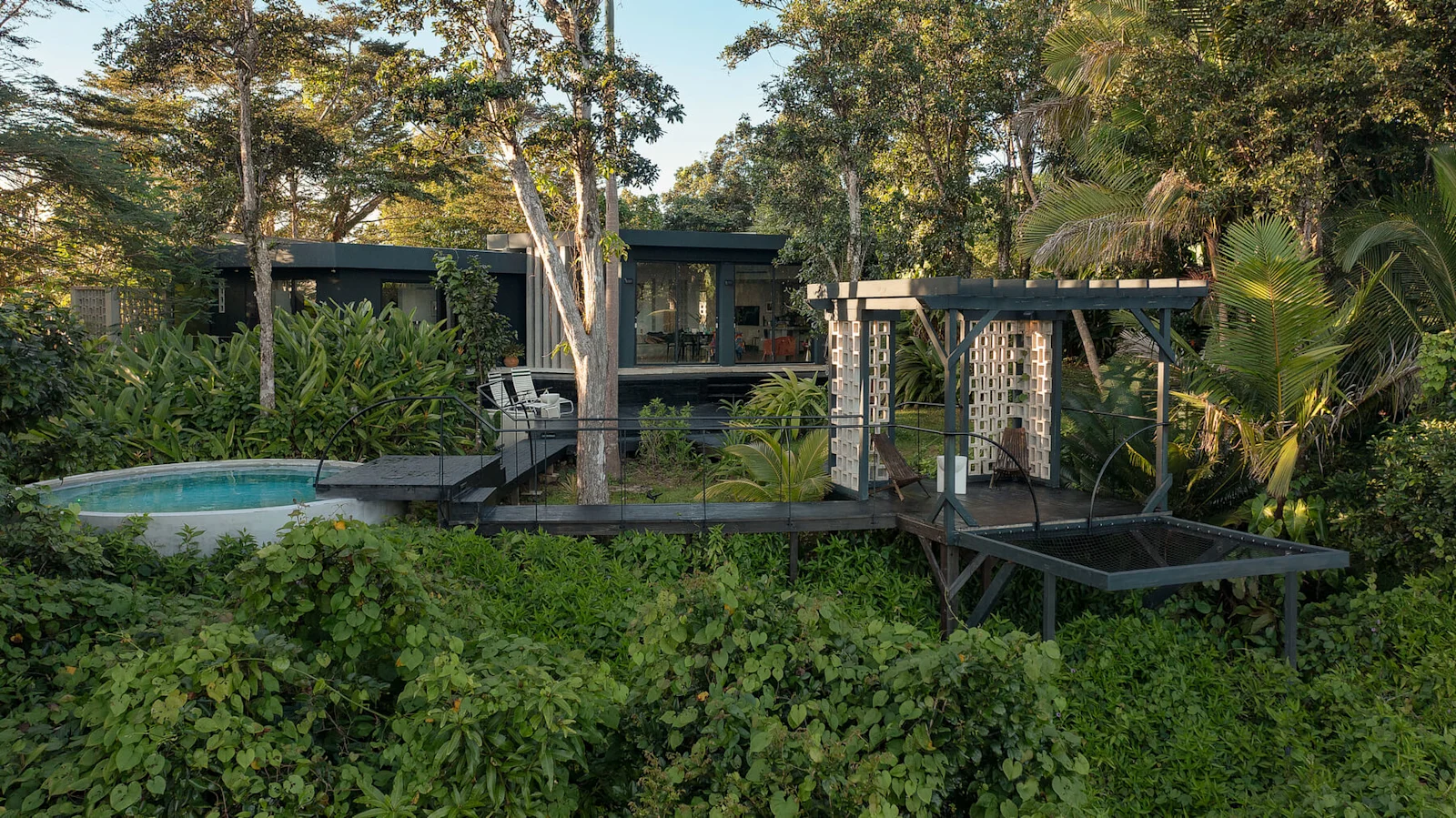 El Conquistador Resort vs. Dreamers Welcome: Two Puerto Rico Stay Styles