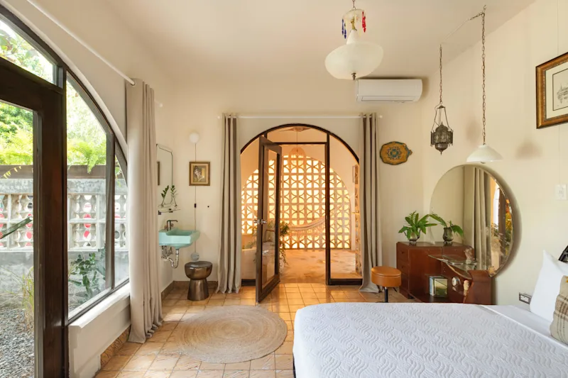 Condado Vanderbilt vs. Dreamers Welcome: Heritage Glamour or Design-Led Calm