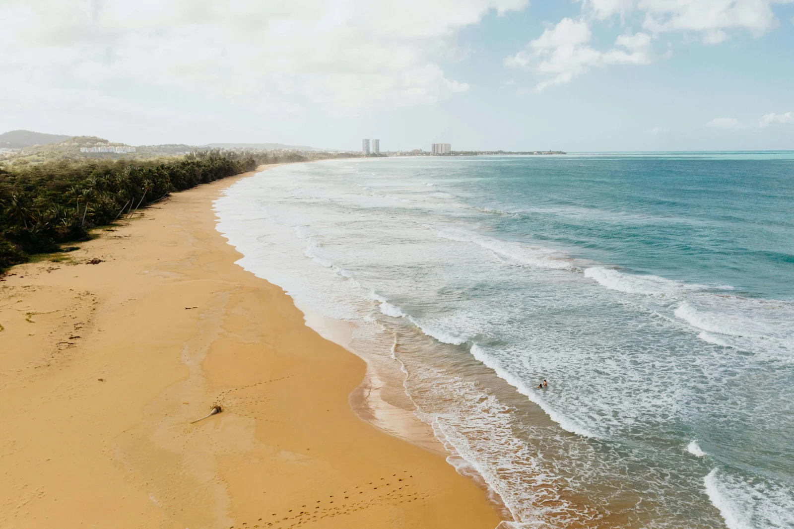 The 8 Best Houses for Rent in Luquillo: From Rainforest Sanctuaries to Beachfront Escapes