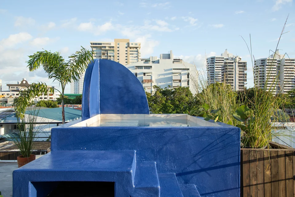 Shared rooftop pool for the Maru guestroom option