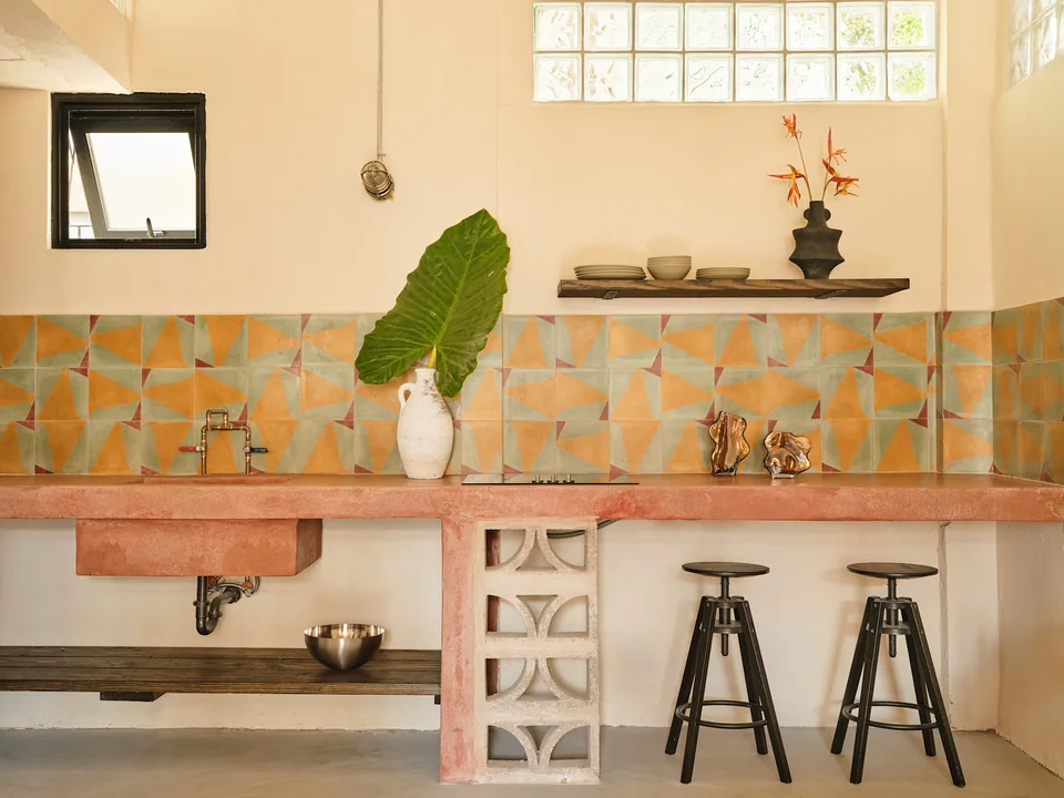 Full kitchen with vintage tile and polished concrete in Verde 2